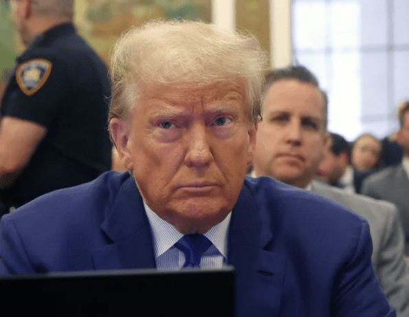 Condenan a Trump pagar 354.9 mdd y le prohíben hacer negocios en NY