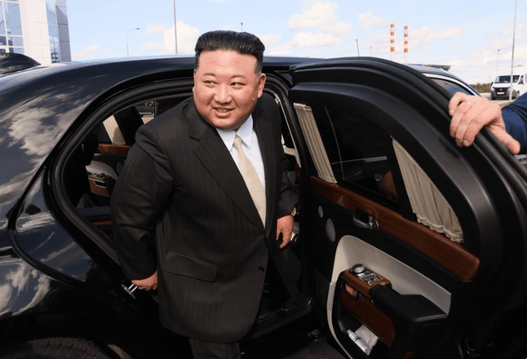 EU se burla del automóvil que Putin le regaló a Kim Jong Un