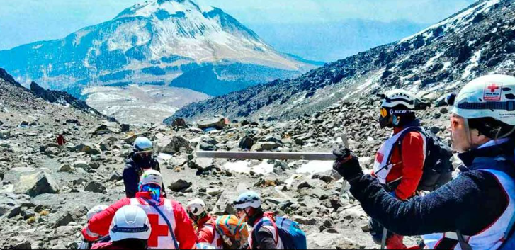 Hallan celular del último alpinista desaparecido en Pico de Orizaba