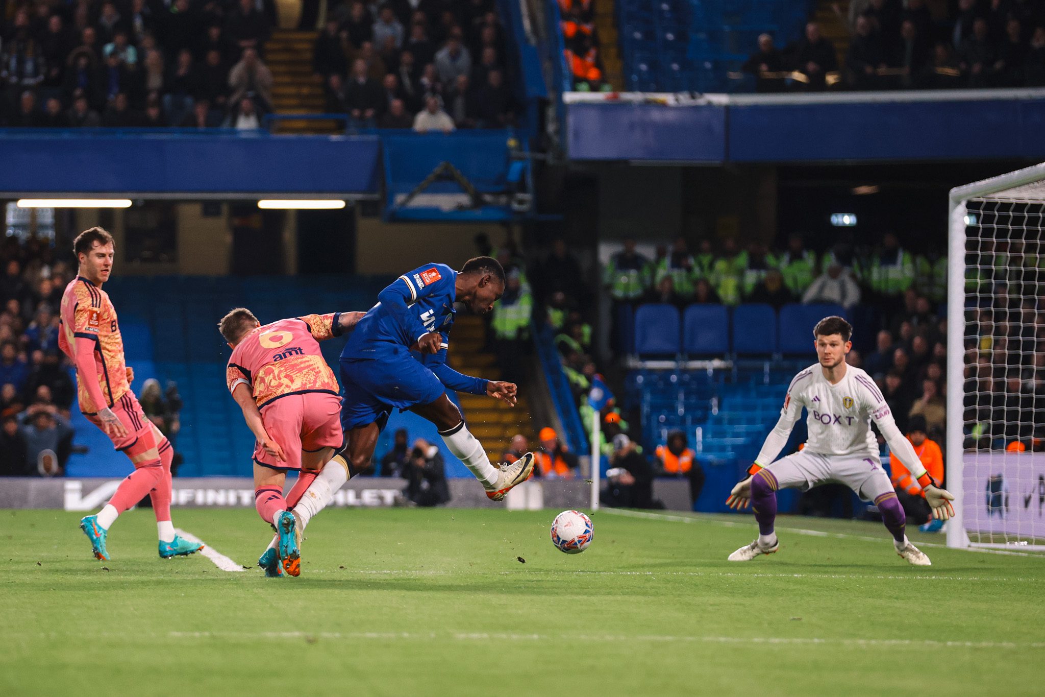 Chelsea avanza en la FA Cup con victoria 3-2 sobre Leeds