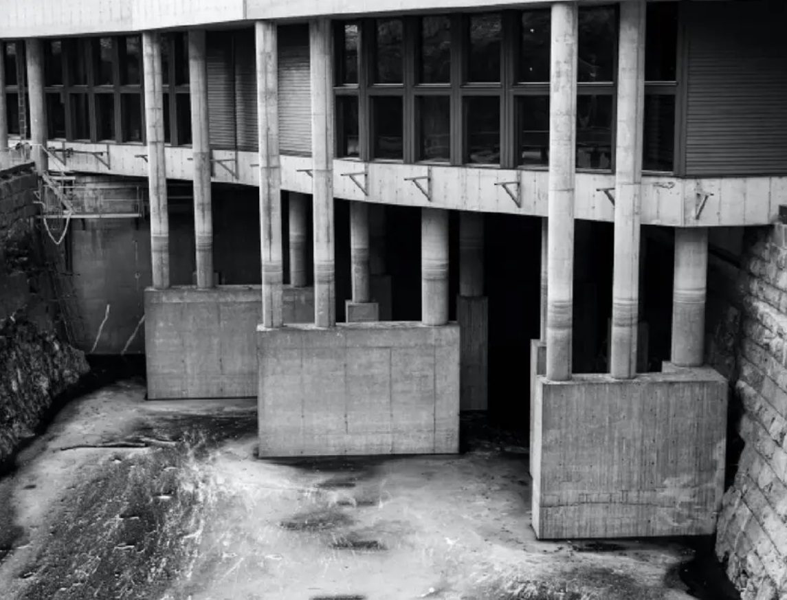 Hallan cuerpo de niño en contenedor de concreto en Colorado