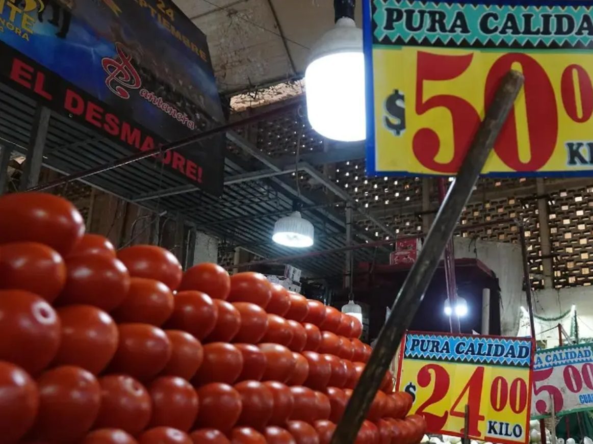 La inflación afecta los hogares; jitomate y cebolla con precios elevados