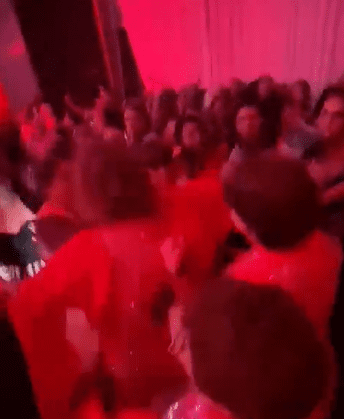 ¡Increíble pelea! Durante concierto de  Manuel Mijares