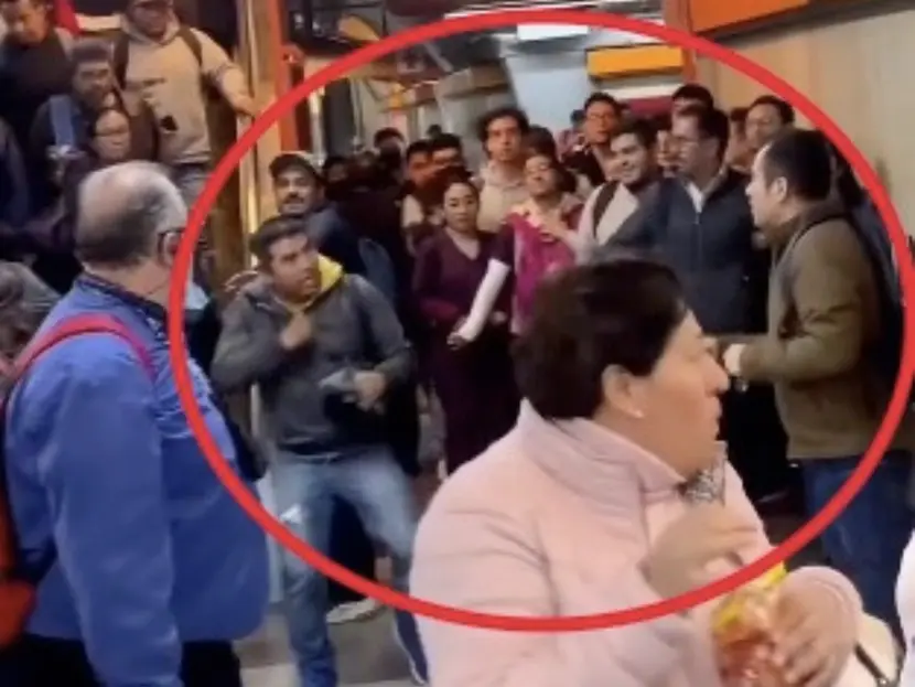 Pelean dos hombres en Metro Mixcoac