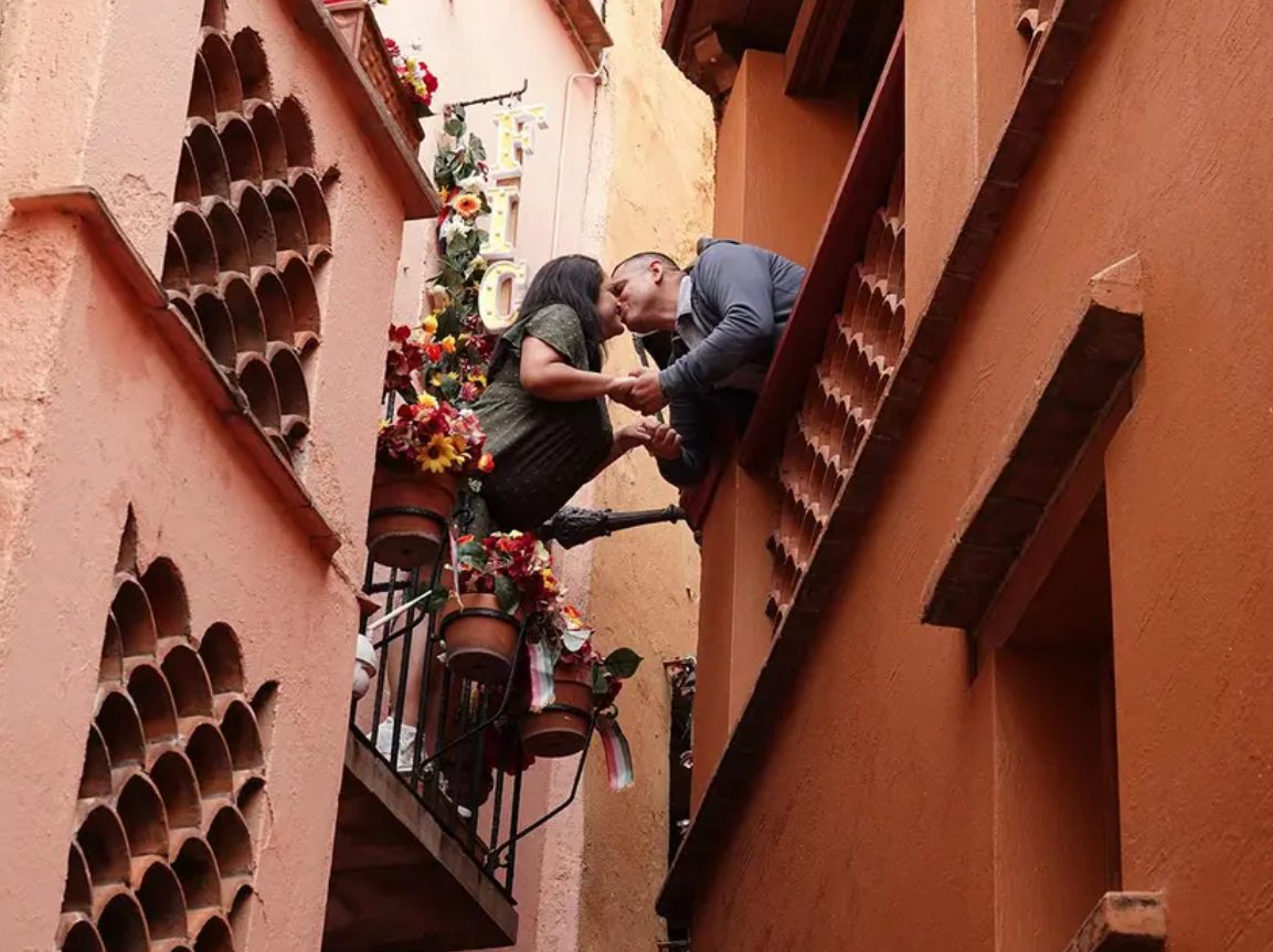 Los mayores de 50 años, casados o en pareja, son los más satisfechos sexualmente