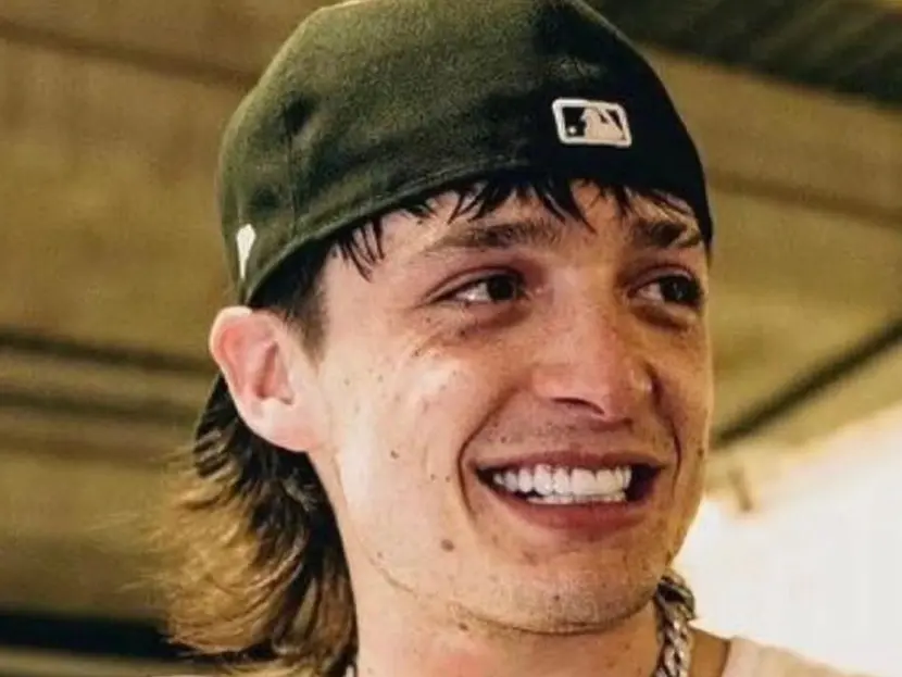 Peso Pluma, podría estar internado en clínica de rehabilitación