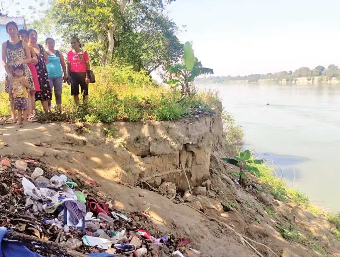 El río Samaria destruyó tres casas y amenaza otras 40 en Tabasco