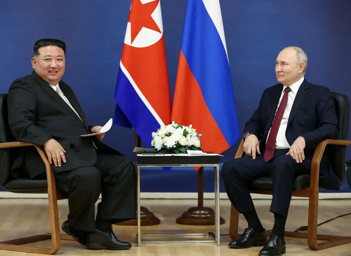 Vladimir Putin obsequia un vehículo a Kim Jong Un