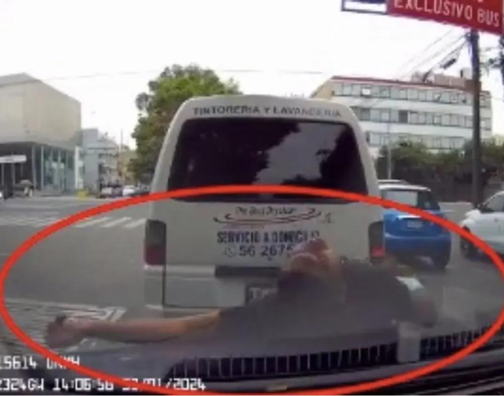 Limpiaparabrisas simula ser atropellado para pedir dinero