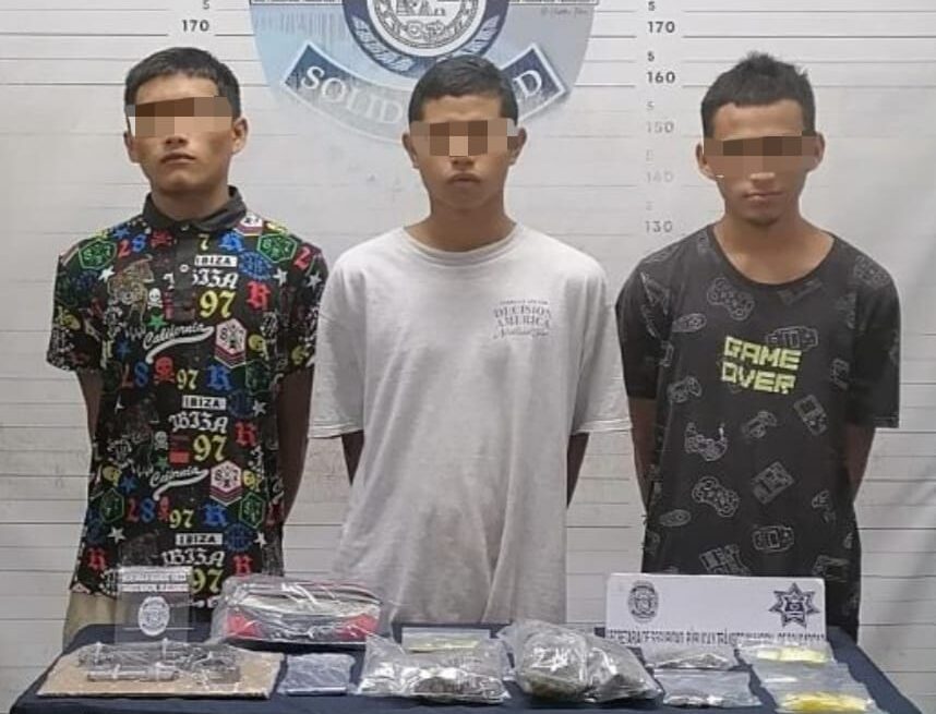 La Policía de Solidaridad detiene a 4 sujetos con armas