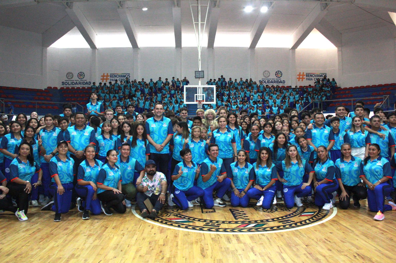 Abandera gobierno a deportistas solidarenses