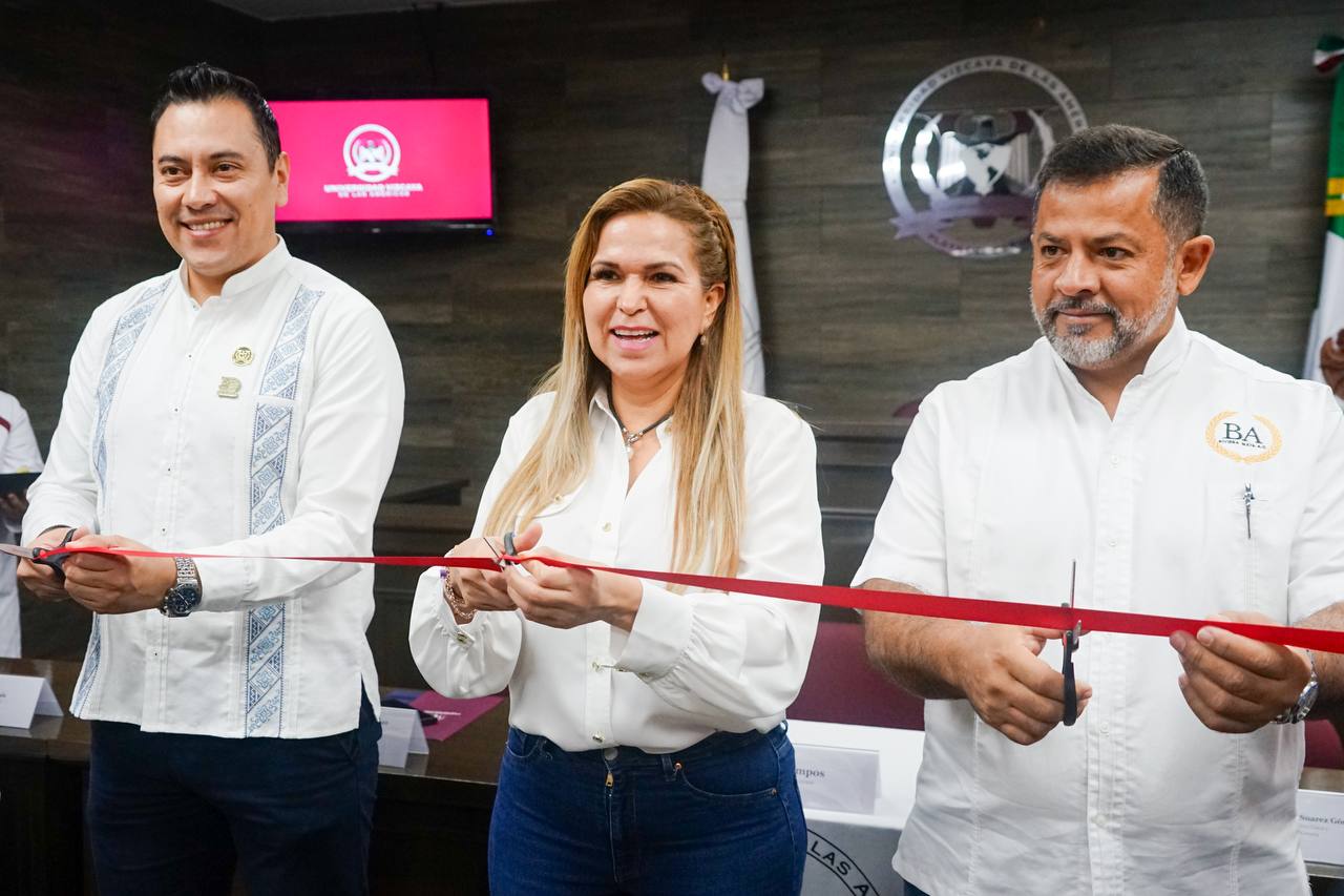Lili Campos inaugura sala de juicios de la Universidad Vizcaya