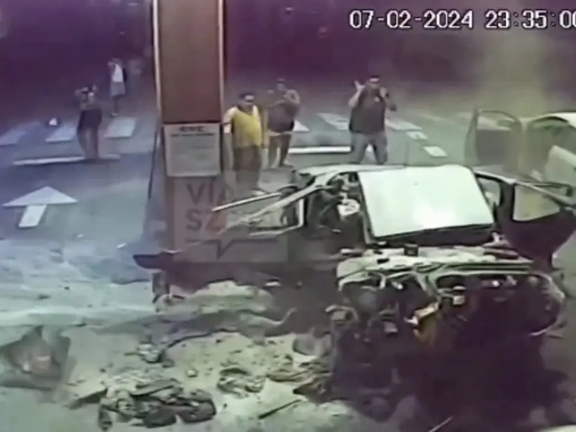  Auto explota en gasolinera, y cae lluvia de cocaína