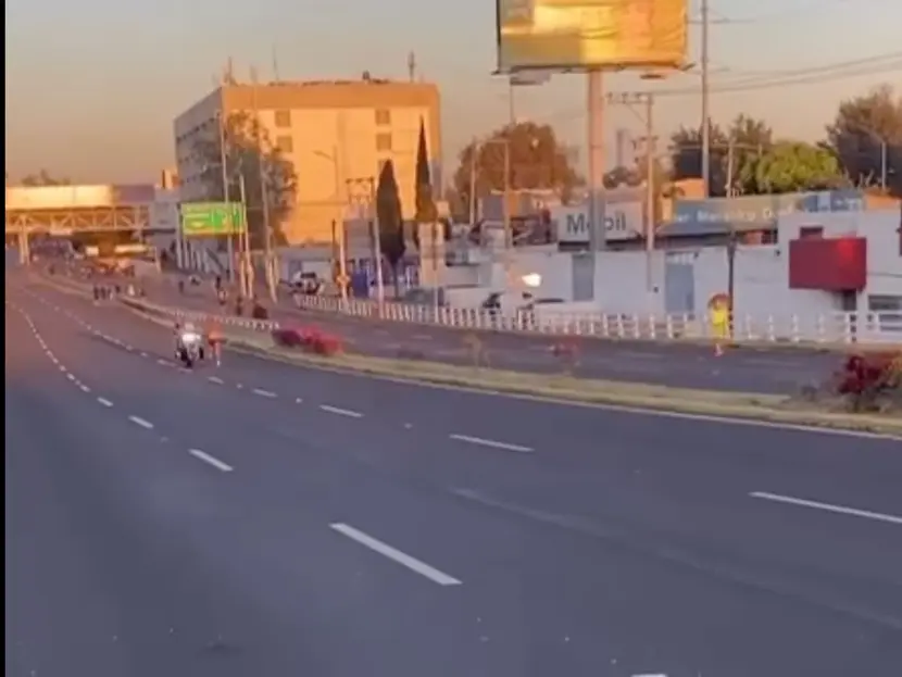 Motociclista atropella a corredor en maratón en Guadalajara