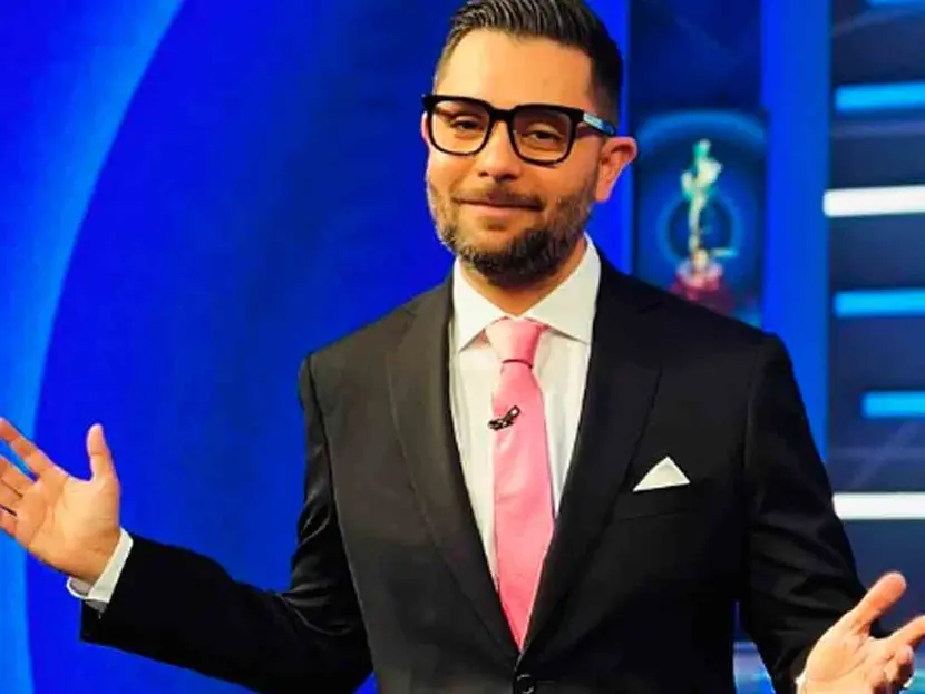 Ricardo Casares, sufre infarto previo a entrar al aíre