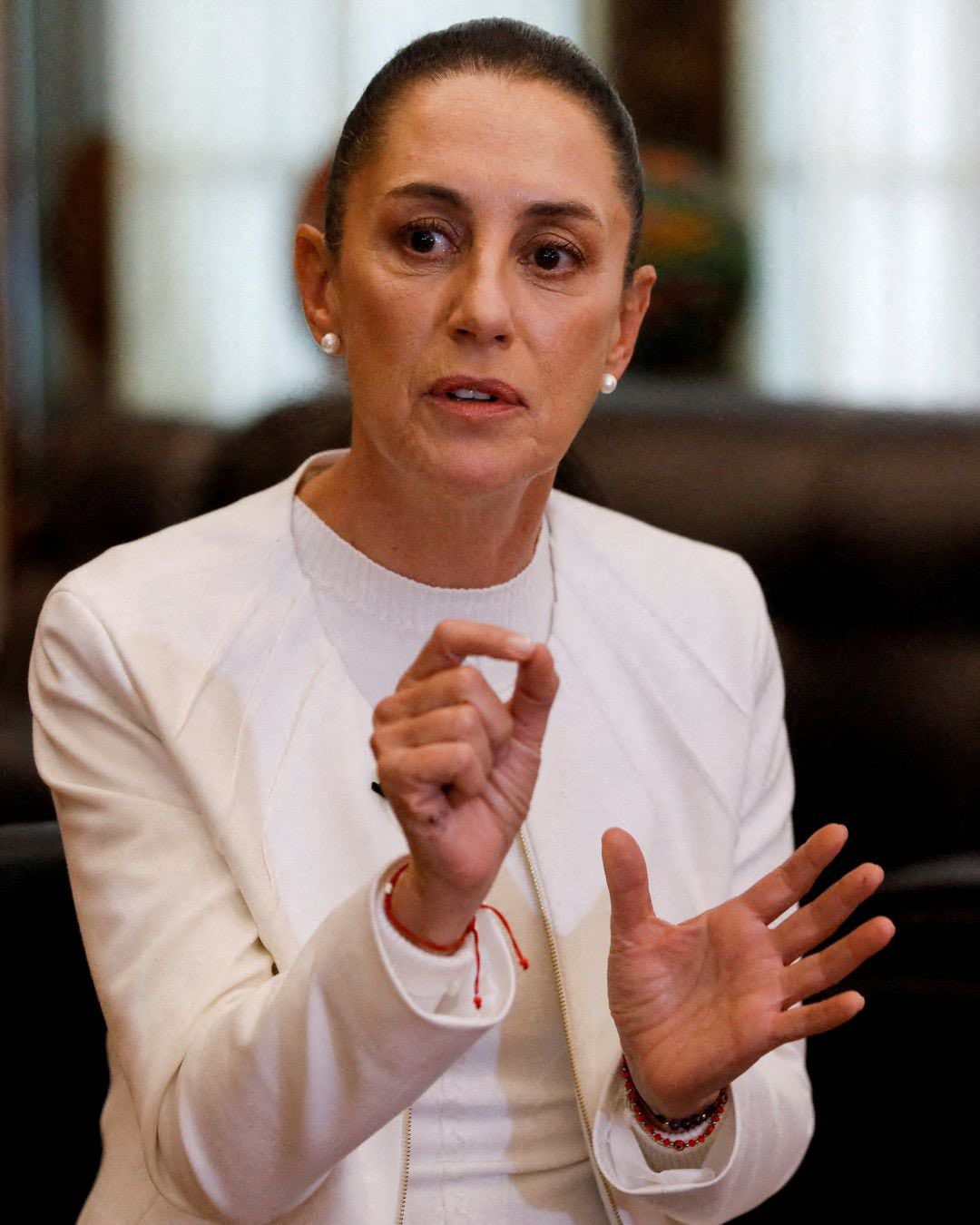 Sheinbaum eliminará reelección en diputados y senadores