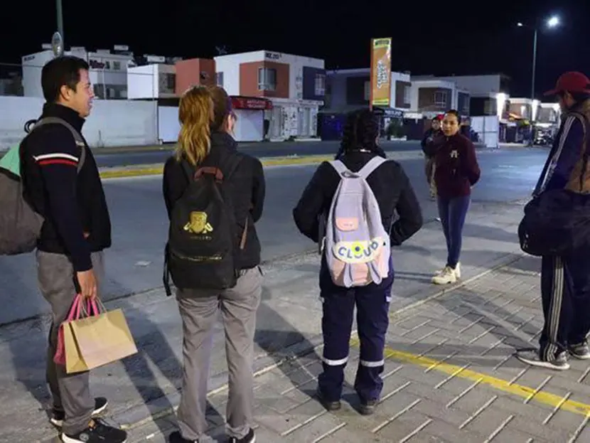 Tizayuca; usan camionetas como transporte por paro de servicio