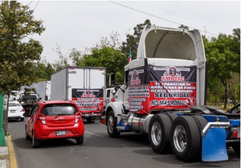 AMLO critica Paro Nacional de Transportistas