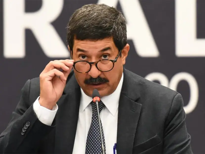 Cuestionan la candidatura de Javier Corral por doble nacionalidad