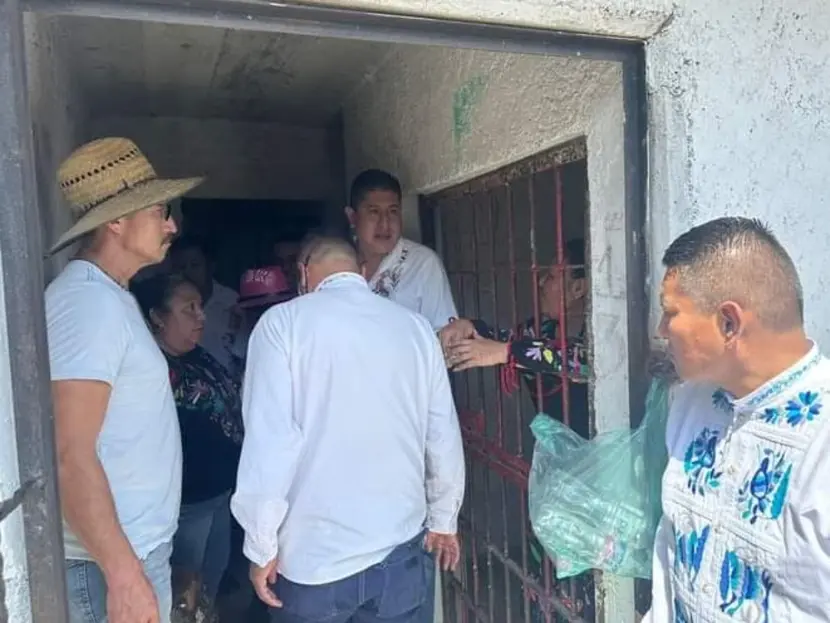 En Hidalgo: Directora de escuela es arrestada por negarse a disculparse