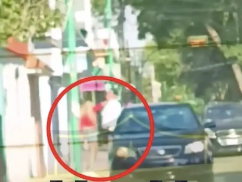 Mujer golpea a hombre en calles de Toluca: Video viral