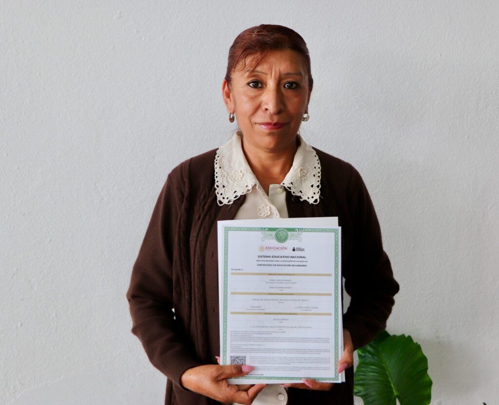 Mujeres mexiquenses cuentan con herramientas para continuar con su preparación académica