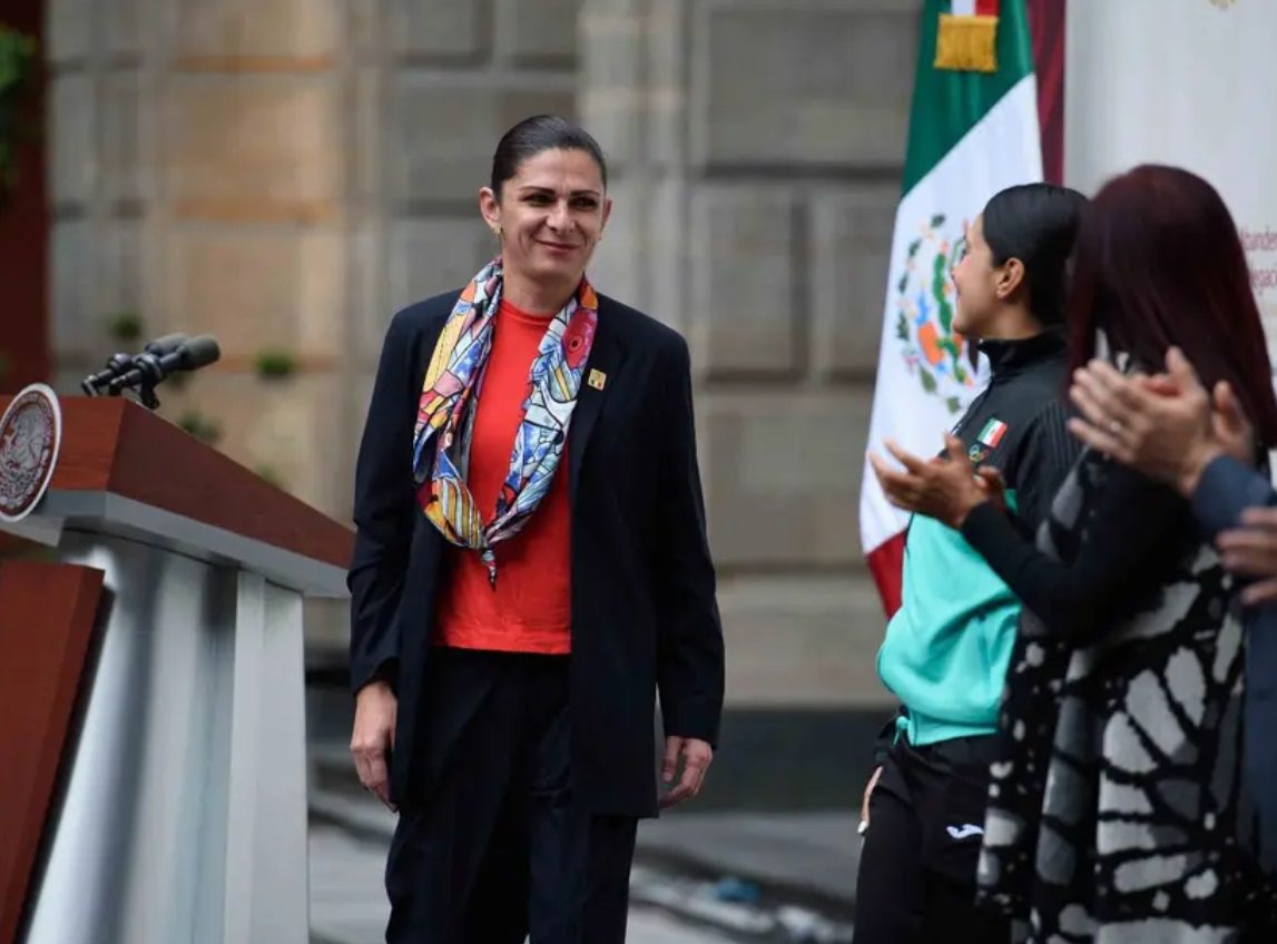 Ana Guevara contrató un laboratorio por más de 3 millones sin licitación