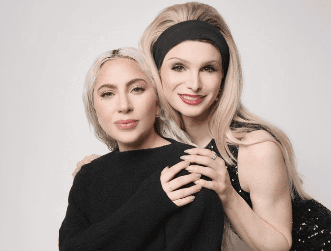 Dylan Mulvaney celebra el día de la mujer con Lady Gaga