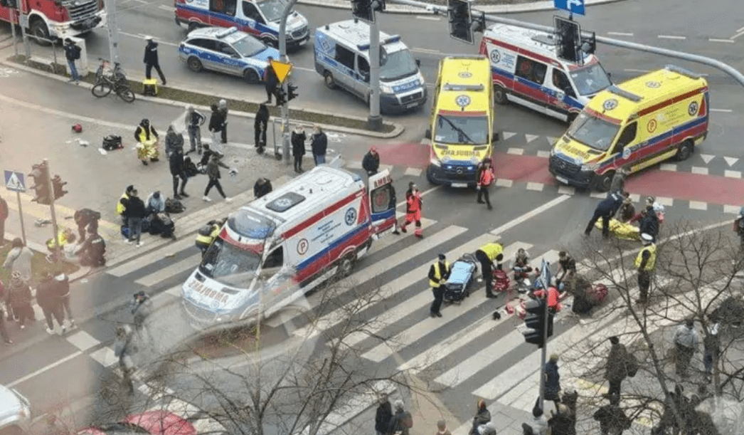 En Polonia un vehículo embiste a peatones y deja 19 heridos
