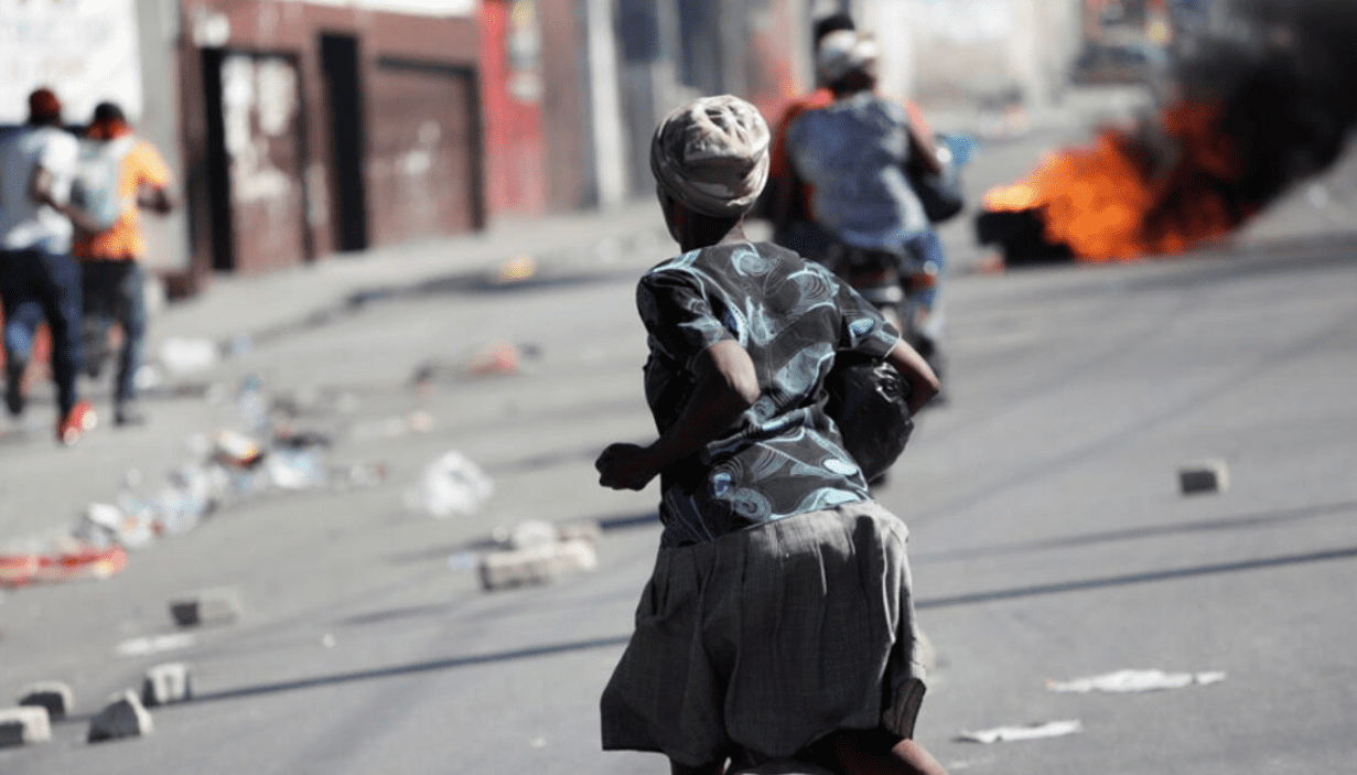 Pandillas armadas atacan academia de policía en Haití