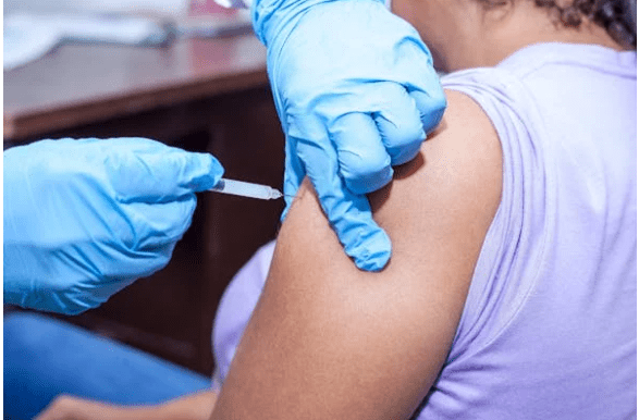 Campaña de vacunación contra covid e influenza terminará en 20 días