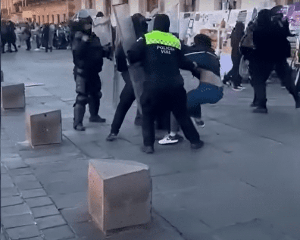 Denuncian colectivos feministas a los gobernadores Vizcaíno, Céspedes y Monreal