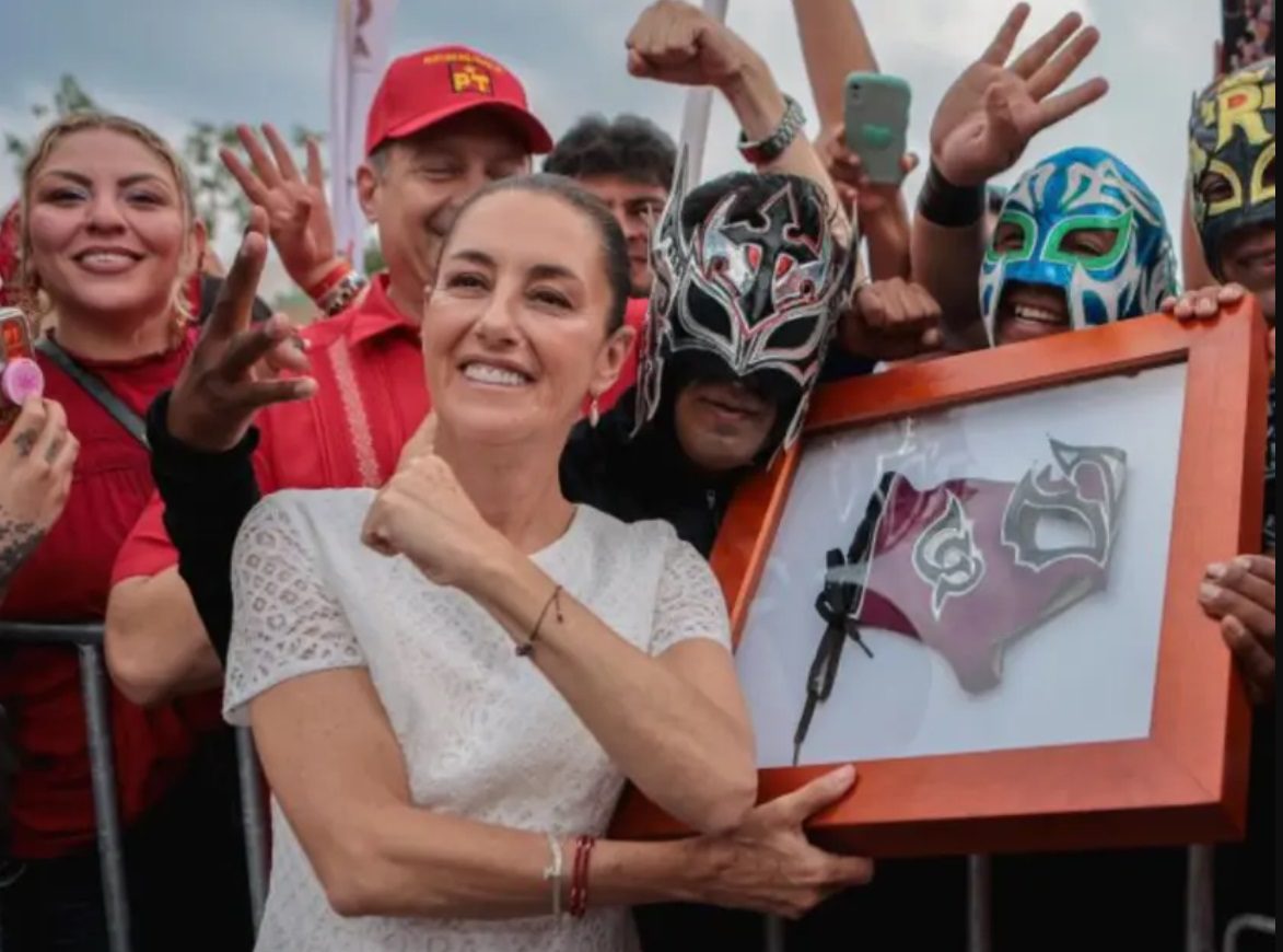 Sheinbaum sugiere regularizar propiedades en Playa del Carmen