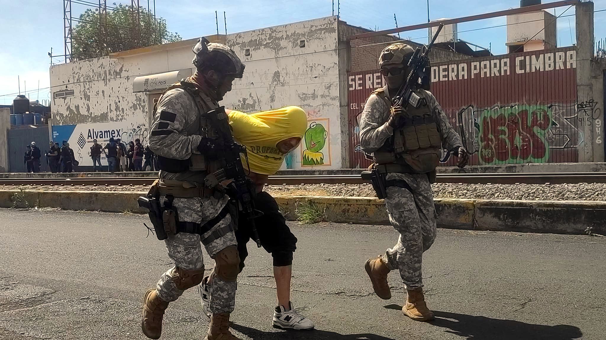 Cuatro agentes de la FGE heridos tras enfrentamiento en Morelia