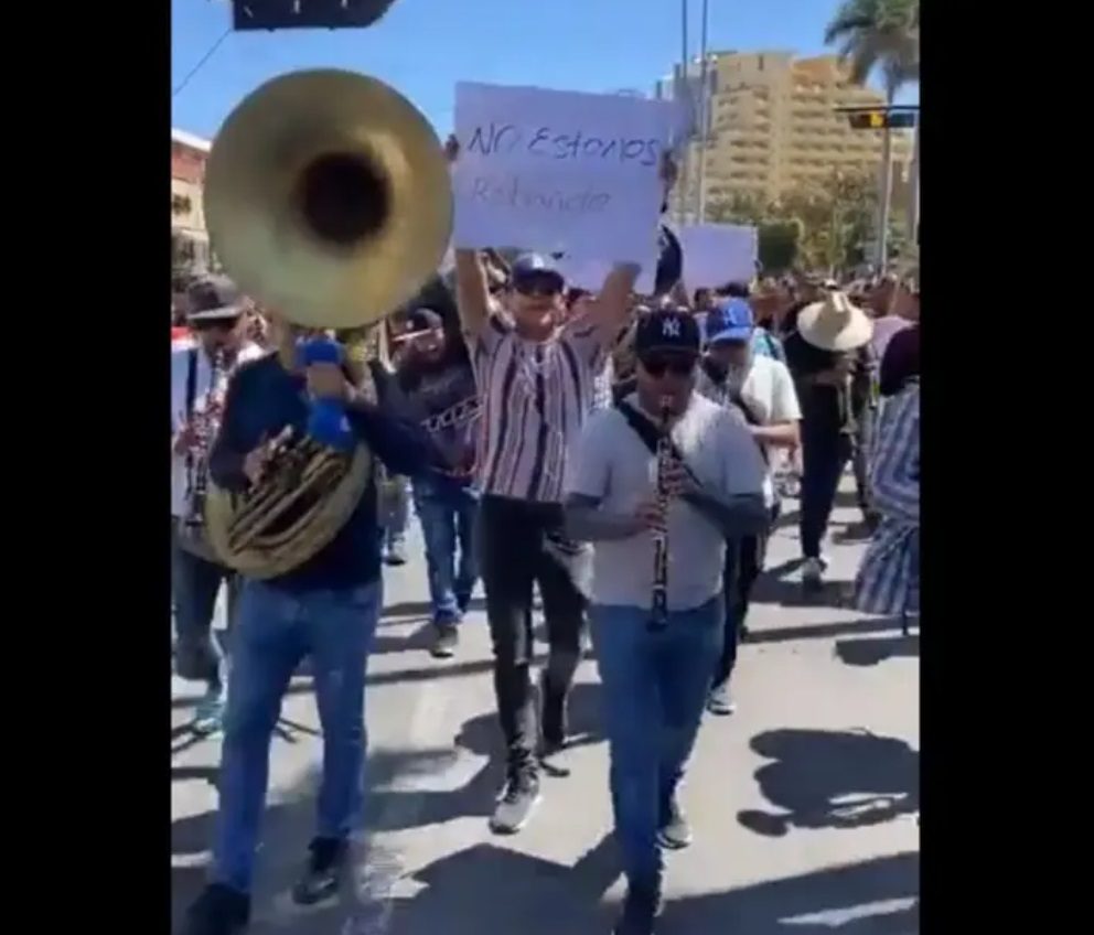 Músicos de banda protestan en Mazatlán, Sinaloa