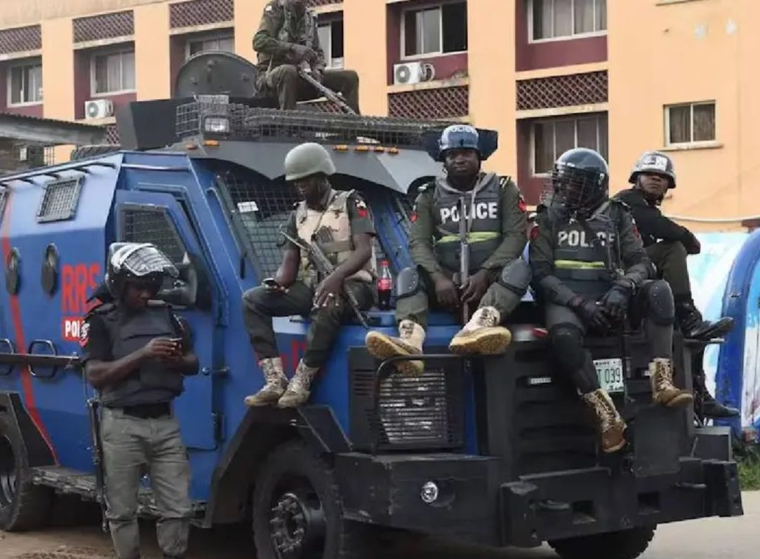 Individuos armados secuestran a 227 estudiantes de una escuela en Nigeria