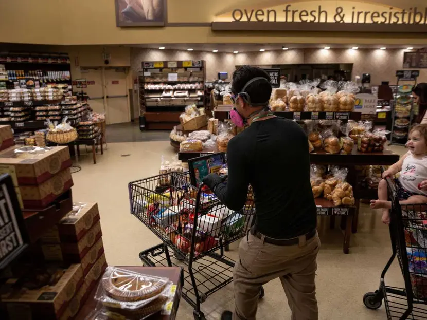 Detienen a trabajador de supermercado, que eyaculó en comida