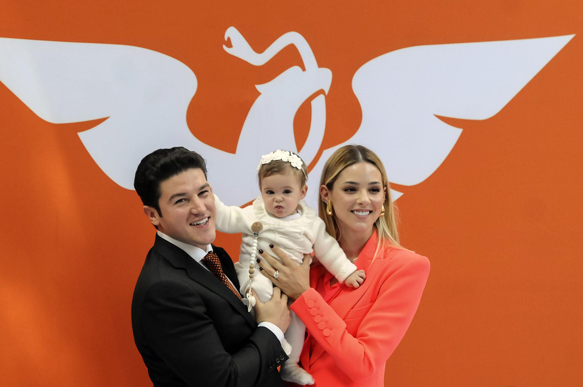 Por enfermedad respiratoria de su hija, Samuel García presenta plan contra contaminación