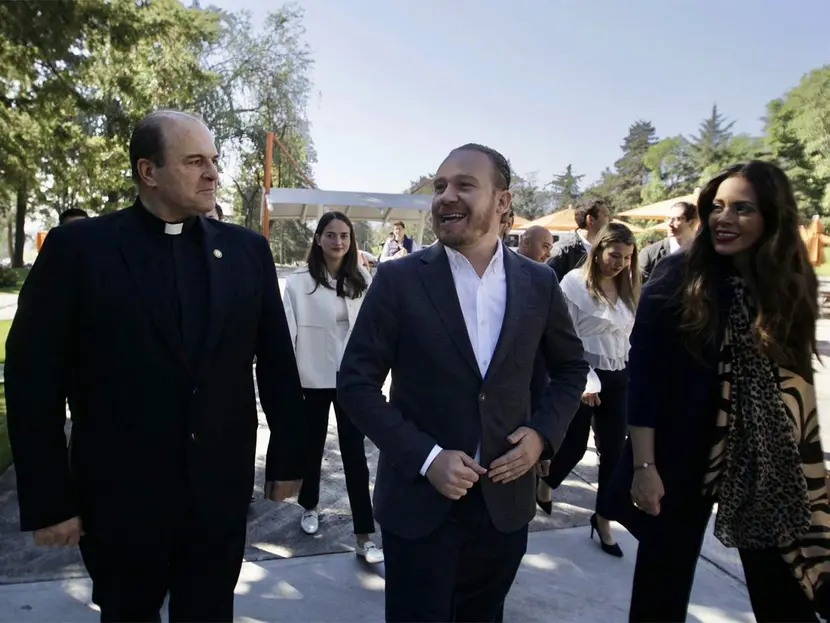 Taboada, hace pacto con jóvenes para que voten