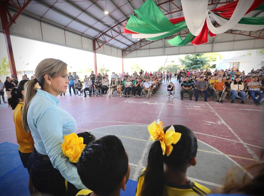 Gobierno municipal brinda apoyo a estudiantes de primaria y secundaria