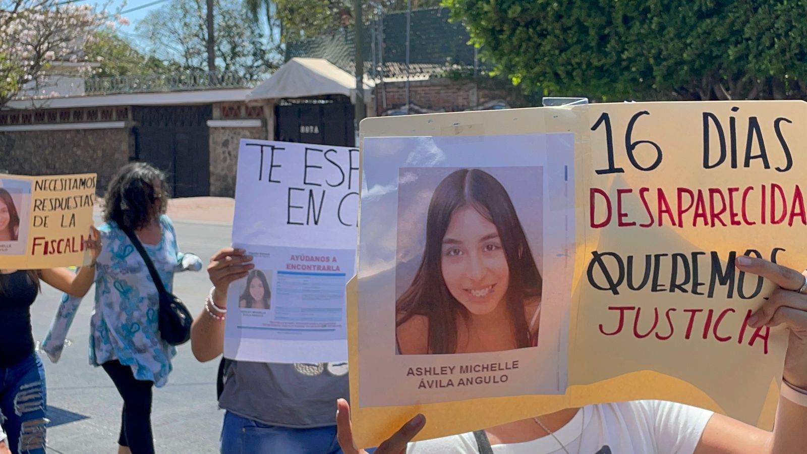 Marchan para exigir la localización de Ashley Mishell