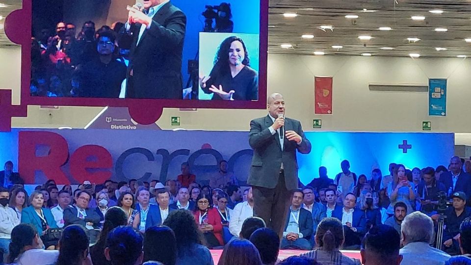 Enrique Alfaro defiende Recrea, el mejor modelo educativo de México