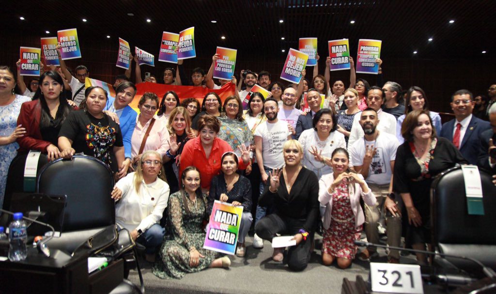 Diputados aprueban prohibir terapias de conversión