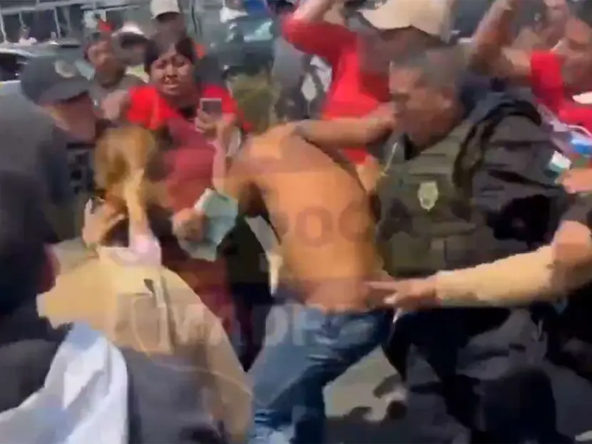 Intentan linchar a ladrón de celular en mercado de la CDMX