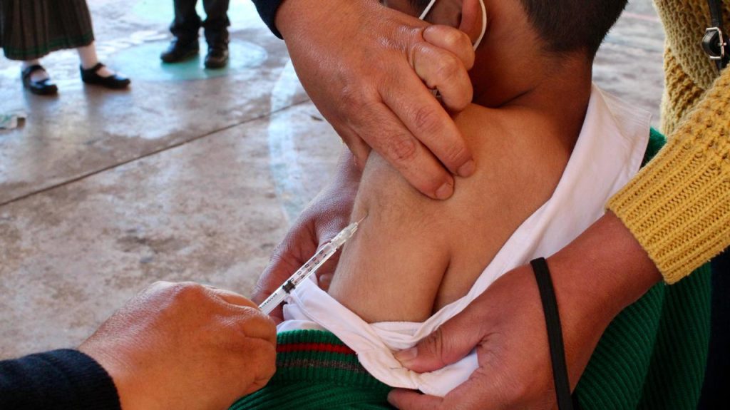 Secretaría de Salud del Estado de México llama a completar el esquema de vacunación