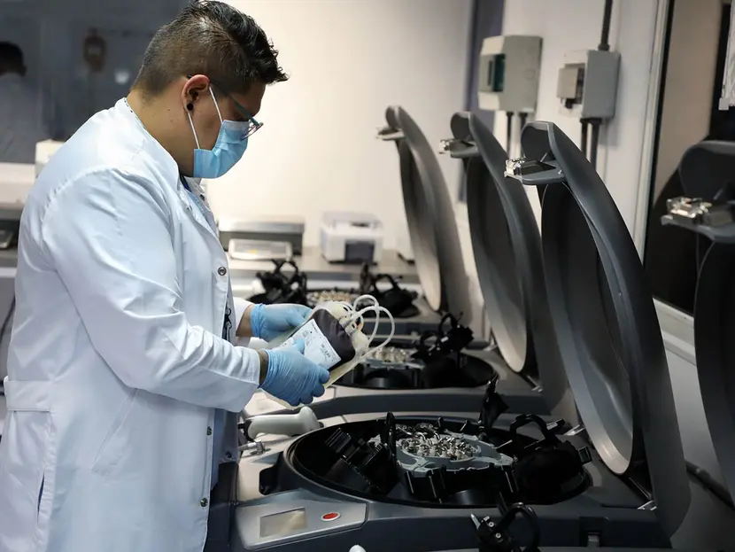 Entrega de unidad móvil de banco de sangre beneficia a 270 mil pacientes