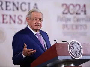 AMLO compara las elecciones con un día de campo