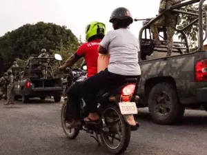 Aprueban diputados la prohibición de viajar en moto para menores de 12 años