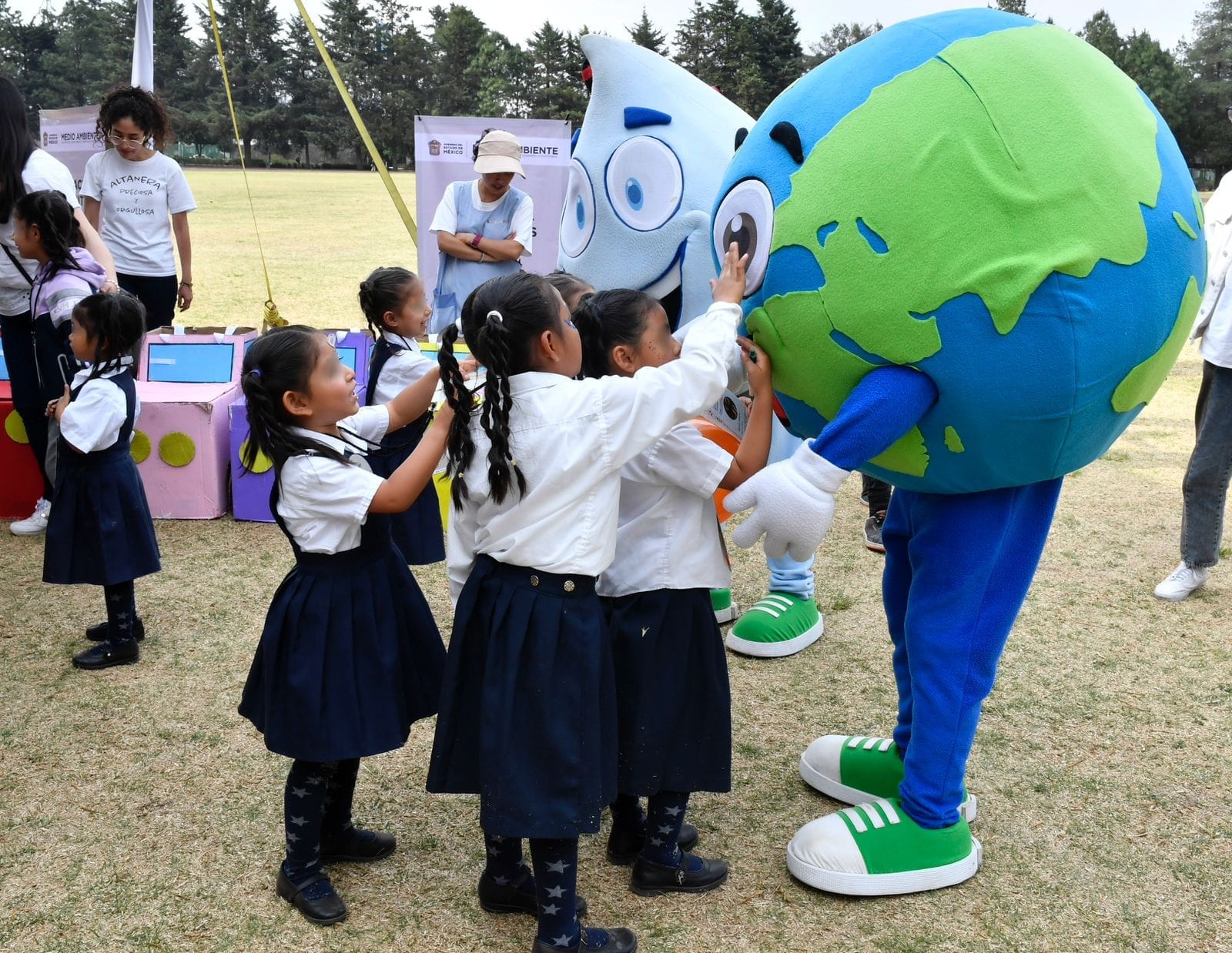 Celebra DIFEM a más de 400 niños de Centros de Asistencia Social