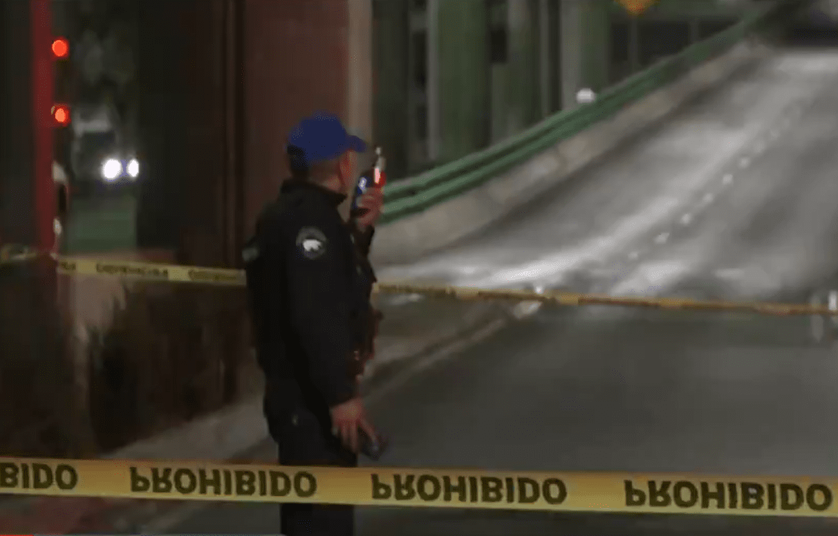 Encuentran a una mujer sin vida en el Periférico de la Ciudad de México